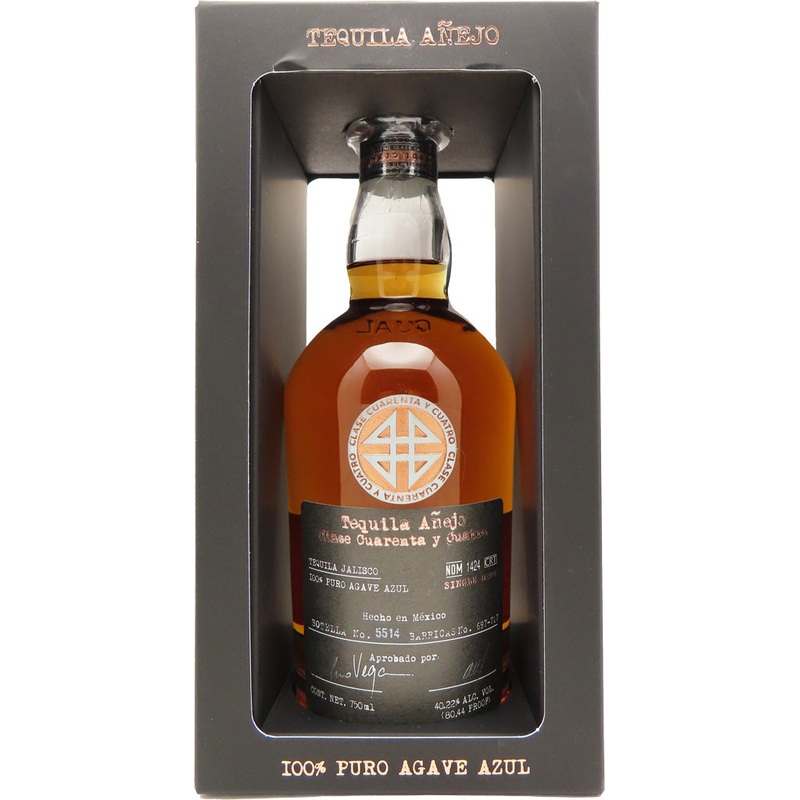 Clase Cuarenta y Cuatro Tequila Anejo 750ml